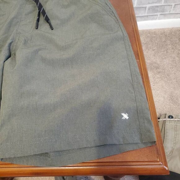 Kenneth Cole Hybrid Shorts - Picture 2 of 9